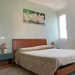 Agriturismo Gli Ulivi مزرعة للإقامة