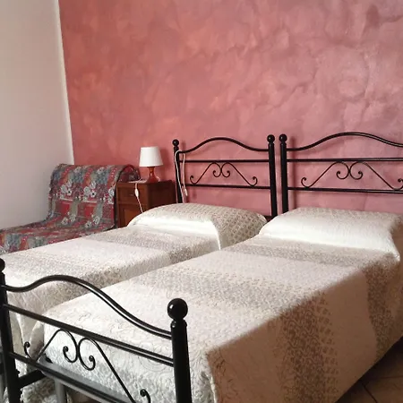 Gli Ulivi Alloggio per agriturismo Garlenda
