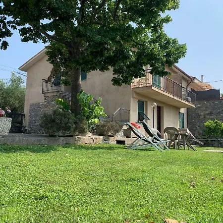 Gli Ulivi Alloggio per agriturismo Garlenda