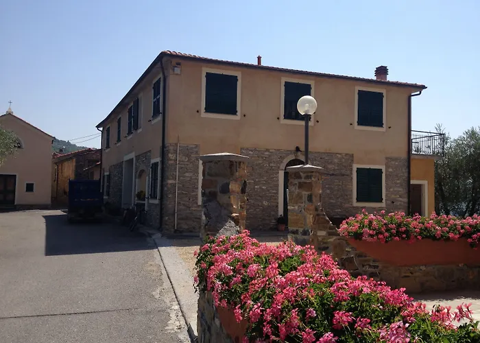 Gli Ulivi Farma Garlenda